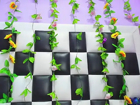 arianaa tompsoon online show from 23, 9, 2025