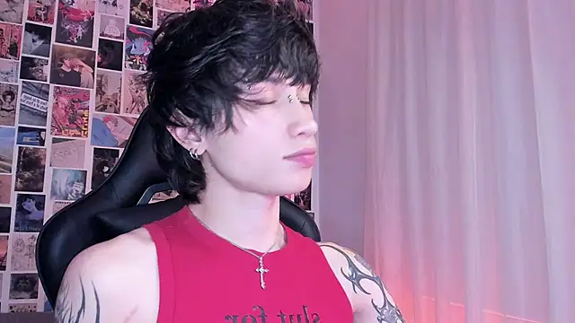 Snapshot of liamelf chatting on 5, 1, 2025 liamelf online show from 5, 1, 2025