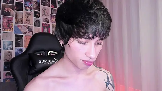 Snapshot of liamelf chatting on 8, 3, 2025 liamelf online show from 8, 3, 2025