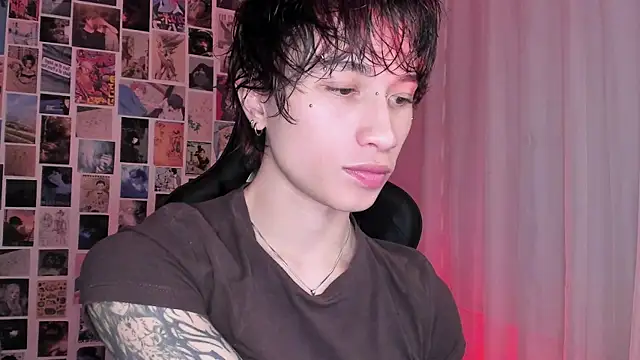 Snapshot of liamelf chatting on 18, 11, 2025 liamelf online show from 18, 11, 2025