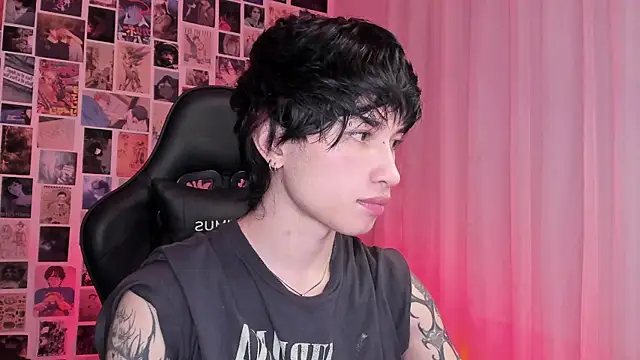 Snapshot of liamelf chatting on 13, 10, 2025 liamelf online show from 13, 10, 2025