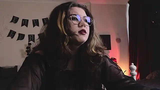 Laura Karamazov online show from 13, 2, 2026