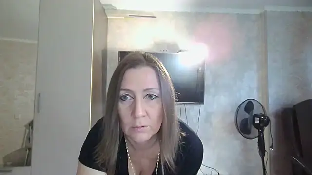 WindChristy online show from 8, 9, 2025