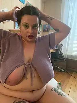 Snapshot of milkyhonybaby chatting on 8, 7, 2026 milkyhonybaby online show from 8, 7, 2026