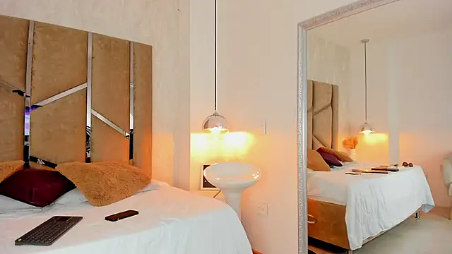 Martinaa Jones  online show from 16, 3, 2025