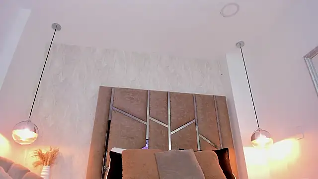 Martinaa Jones  online show from 14, 3, 2026