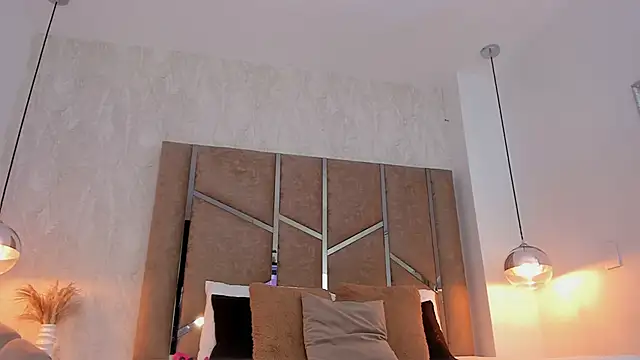 Martinaa Jones  online show from 28, 2, 2026