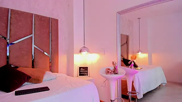 Martinaa Jones  online show from 22, 3, 2025