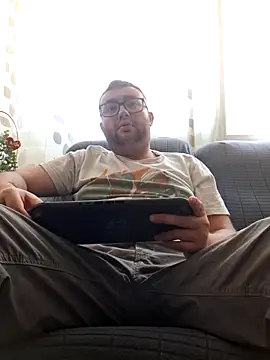 Snapshot of Javier_bear chatting on 28, 4, 2026 Javier bear online show from 28, 4, 2026