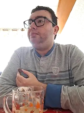 Javier bear online show from 15, 3, 2026