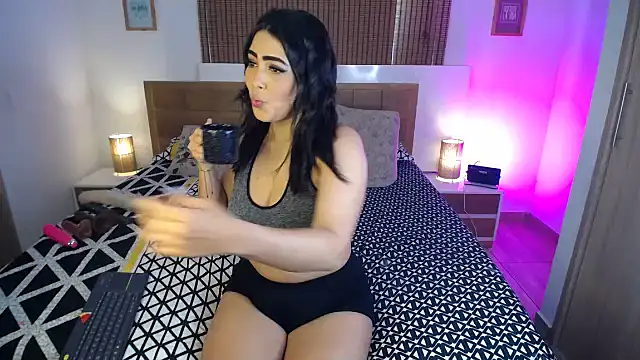 ShanonLe online show from 25, 2, 2025