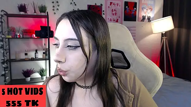 Snapshot of MoranaKit chatting on 10, 9, 2025 MoranaKit online show from 10, 9, 2025