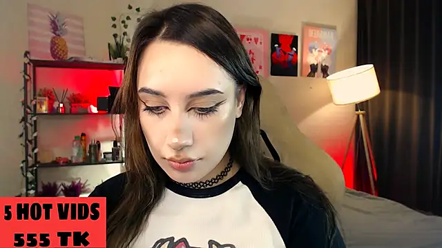 Snapshot of MoranaKit chatting on 10, 10, 2025 MoranaKit online show from 10, 10, 2025