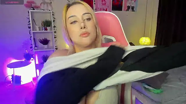 Snapshot of MoranaKit chatting on 5, 3, 2025 MoranaKit online show from 5, 3, 2025