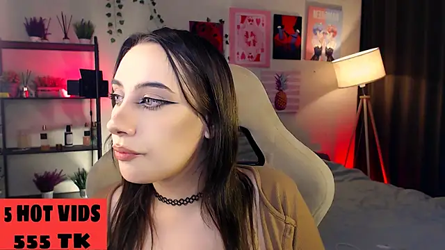 Snapshot of MoranaKit chatting on 12, 9, 2025 MoranaKit online show from 12, 9, 2025