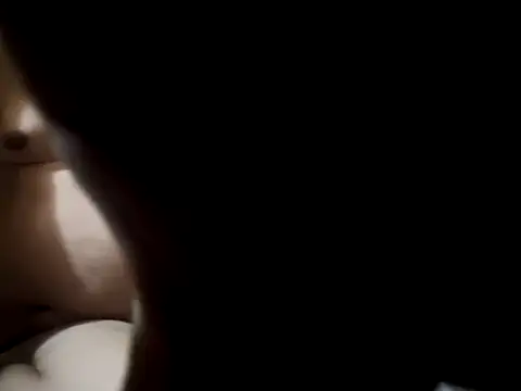 TusOjitosClaros69 online show from 9, 12, 2024