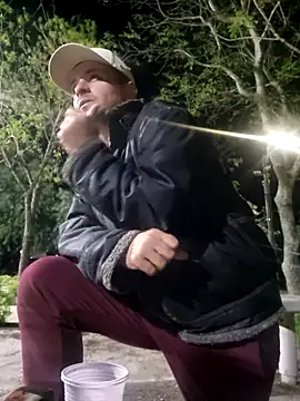 TusOjitosClaros69 online show from 30, 9, 2025