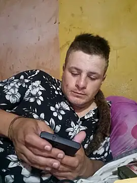 TusOjitosClaros69 online show from 21, 9, 2025