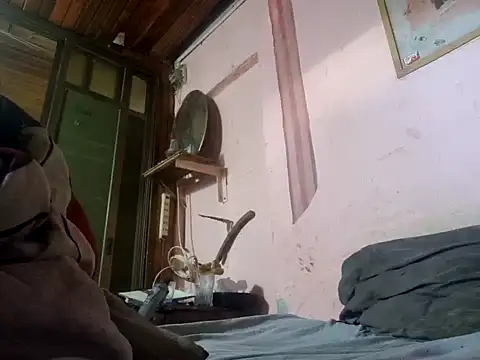 TusOjitosClaros69 online show from 18, 12, 2024