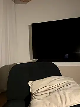 Snapshot of EmiliaCatalina chatting on 13, 9, 2025 EmiliaCatalina online show from 13, 9, 2025