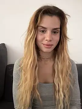 EmiliaCatalina online show from 18, 1, 2026