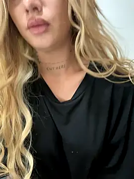 EmiliaCatalina online show from 2, 12, 2025