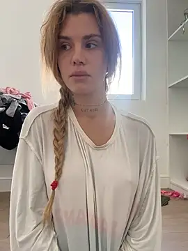 Snapshot of EmiliaCatalina chatting on 20, 11, 2025 EmiliaCatalina online show from 20, 11, 2025