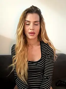 EmiliaCatalina online show from 14, 1, 2026