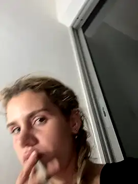 EmiliaCatalina online show from 4, 12, 2025