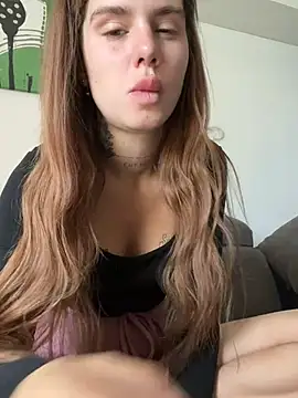 Snapshot of EmiliaCatalina chatting on 21, 3, 2025 EmiliaCatalina online show from 21, 3, 2025