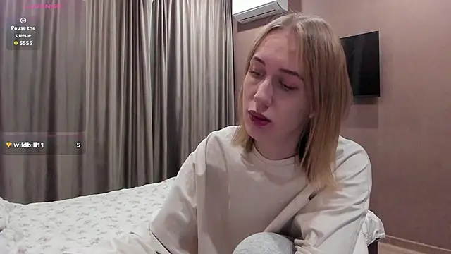 Mika Ray online show from 9, 11, 2025