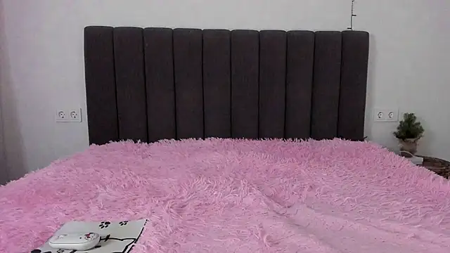 Mika Ray online show from 4, 2, 2025