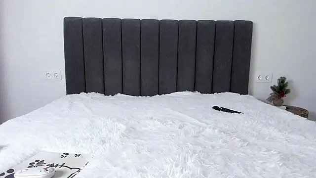 Mika Ray online show from 1, 3, 2025