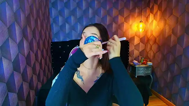 LiaHarryis online show from 11, 4, 2026