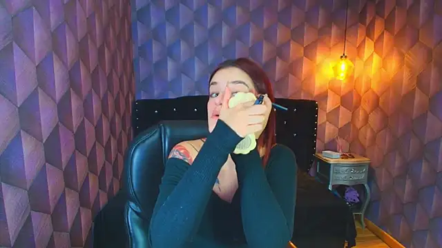 LiaHarryis online show from 23, 9, 2025