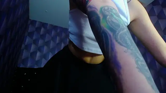 LiaHarryis online show from 12, 3, 2025