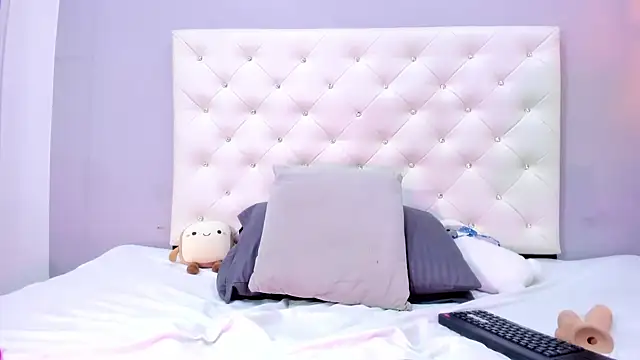 NICOLSKINNY1 online show from 21, 2, 2026