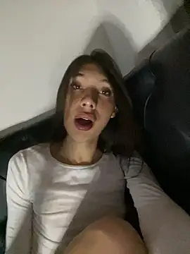 NICOLSKINNY1 online show from 11, 9, 2025