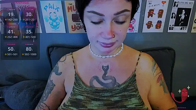 Snapshot of EllieOz chatting on 8, 7, 2026 EllieOz online show from 8, 7, 2026