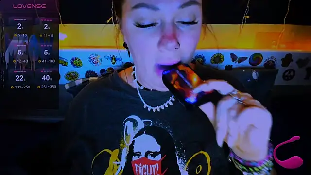 EllieOz online show from 16, 3, 2025