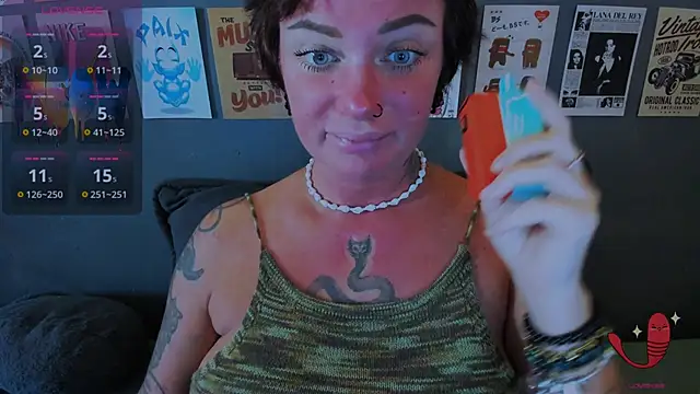 Snapshot of EllieOz chatting on 9, 6, 2026 EllieOz online show from 9, 6, 2026