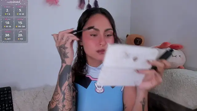 Violette-Ramirez01 online show from 18, 12, 2025