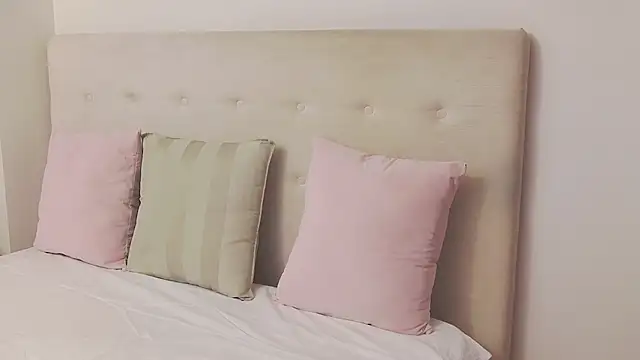 CassieHilton online show from 20, 11, 2025