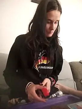 LauraBaby online show from 21, 10, 2025