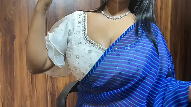 julie 08 online show from 3, 12, 2025