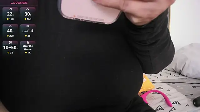 Amina hafsa online show from 12, 4, 2026