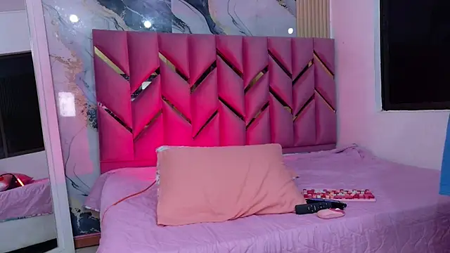 daddyissuesss  online show from 22, 12, 2025