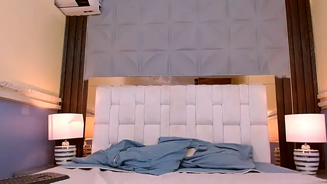 VeronicaRobles online show from 18, 3, 2025