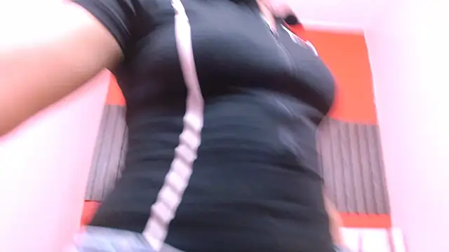 VeronicaRobles online show from 25, 6, 2026