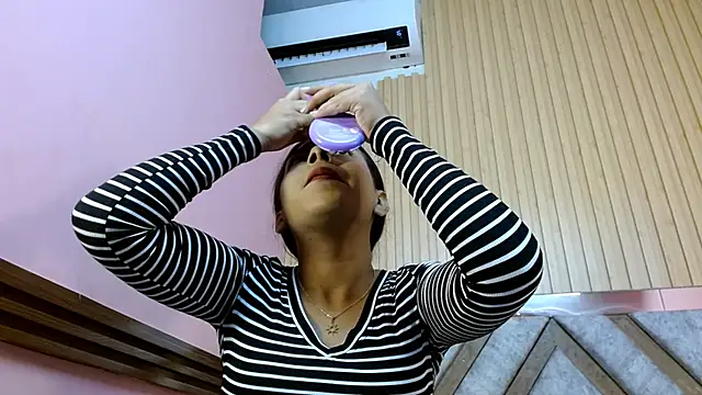 VeronicaRobles online show from 30, 10, 2025